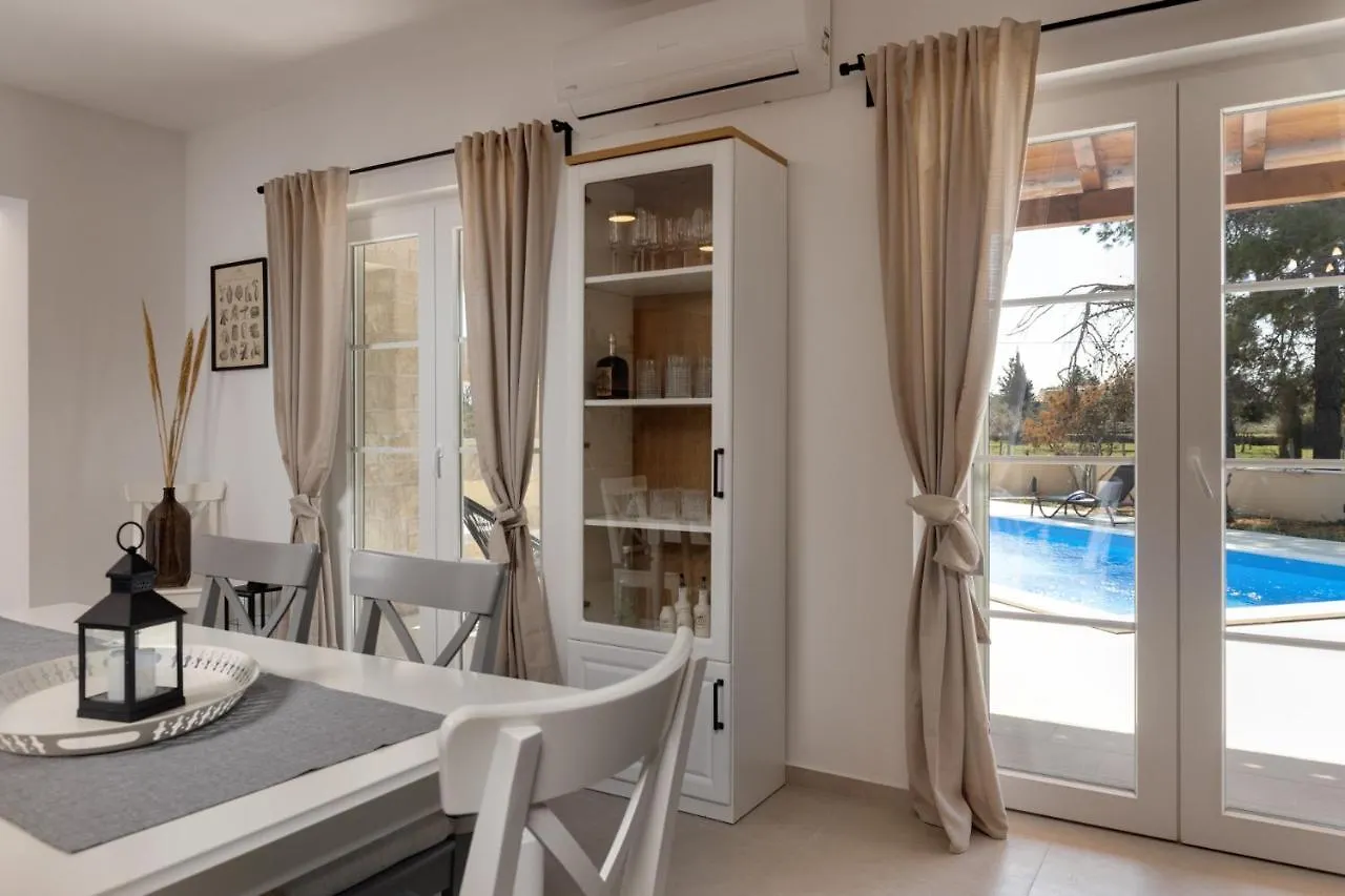Villa Mediterra Prima Nin