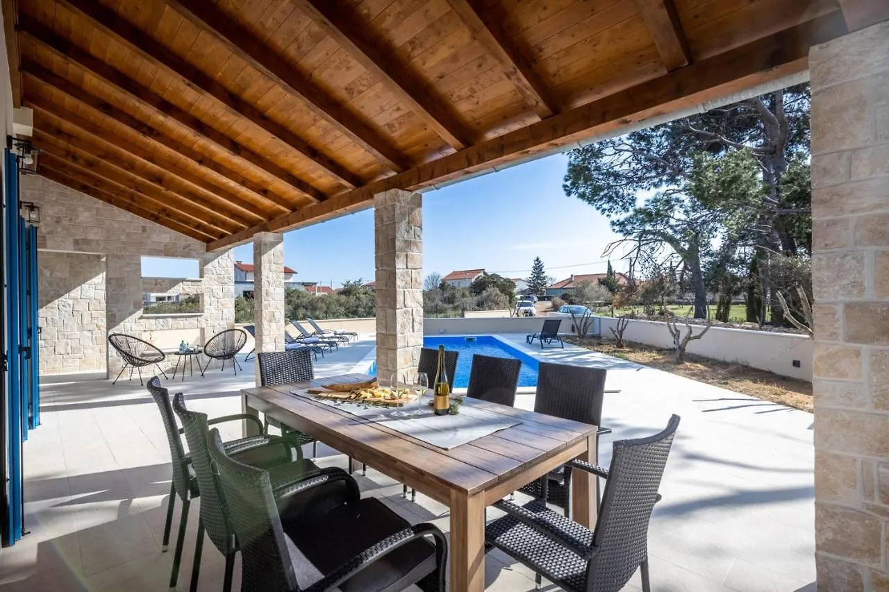 Villa Mediterra Prima Nin